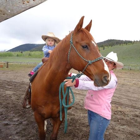 Parade Rest Ranch Hotel West Yellowstone Eksteriør billede