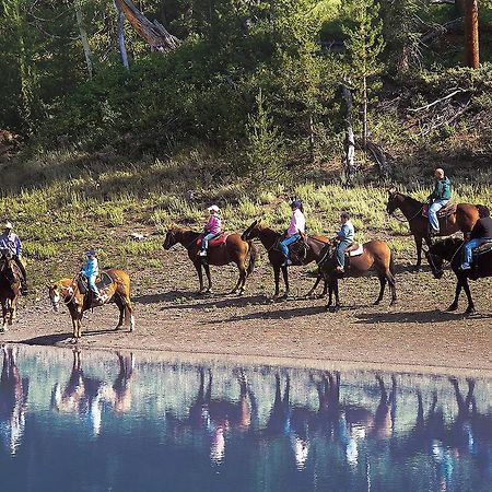 Parade Rest Ranch Hotel West Yellowstone Eksteriør billede