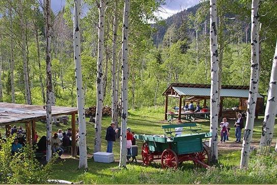 Parade Rest Ranch Hotel West Yellowstone Eksteriør billede