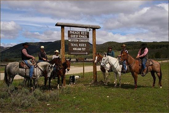 Parade Rest Ranch Hotel West Yellowstone Eksteriør billede