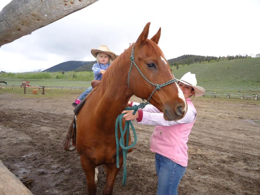 Parade Rest Ranch Hotel West Yellowstone Eksteriør billede