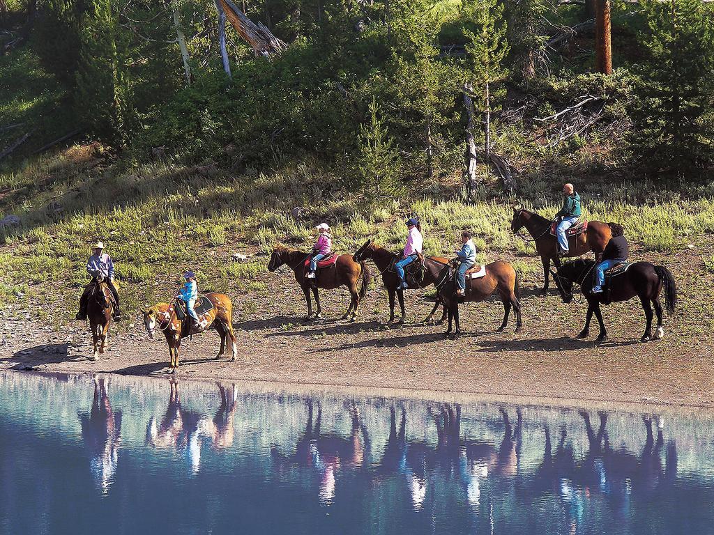 Parade Rest Ranch Hotel West Yellowstone Eksteriør billede